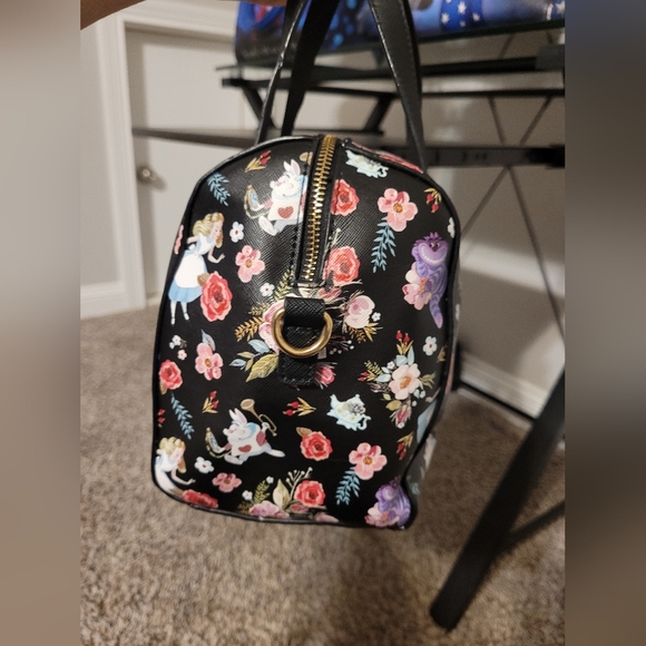 Loungefly Disney Alice In Wonderland floral duffel bag - Picture 6 of 10